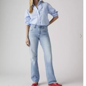 Levi’s 501 ‘90s Jeans in Light Wash